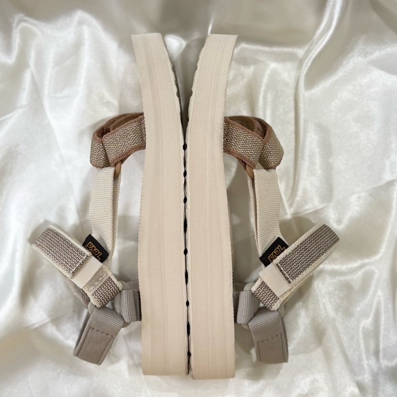 Teva Teva Midform Universal Karina Swan Metallic Multi Cream Size 8 Velcrow - Picture 8 of 15